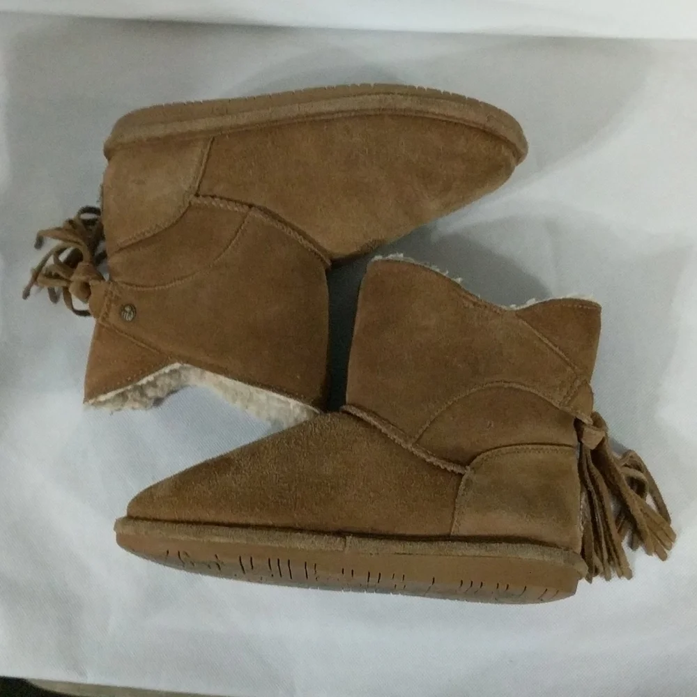 𝅺Bearpaw Mia Tan Suede Sheepskin Cozy Boots - Youth 3